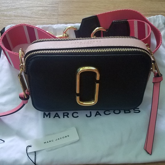 Marc Jacobs Handbags - Marc Jacobs snapshot camera bag (brand new)